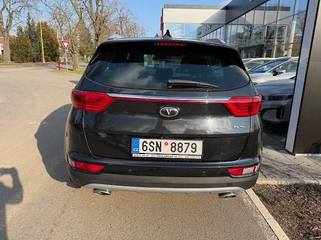 Kia Sportage 2.0 CRDi 4x4  - fotka 9 z 11