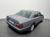 Mercedes-Benz Třídy E 124 300E 4Matic Automat - náhled 3