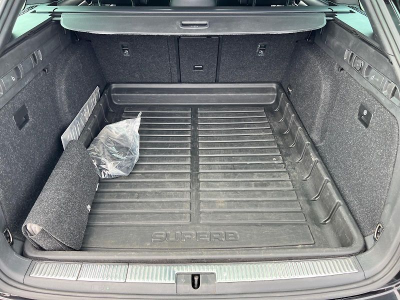 Škoda Superb (2022) SPORTLINE 2.0TSI 206kW 4x4 DPH - fotka 16 z 37