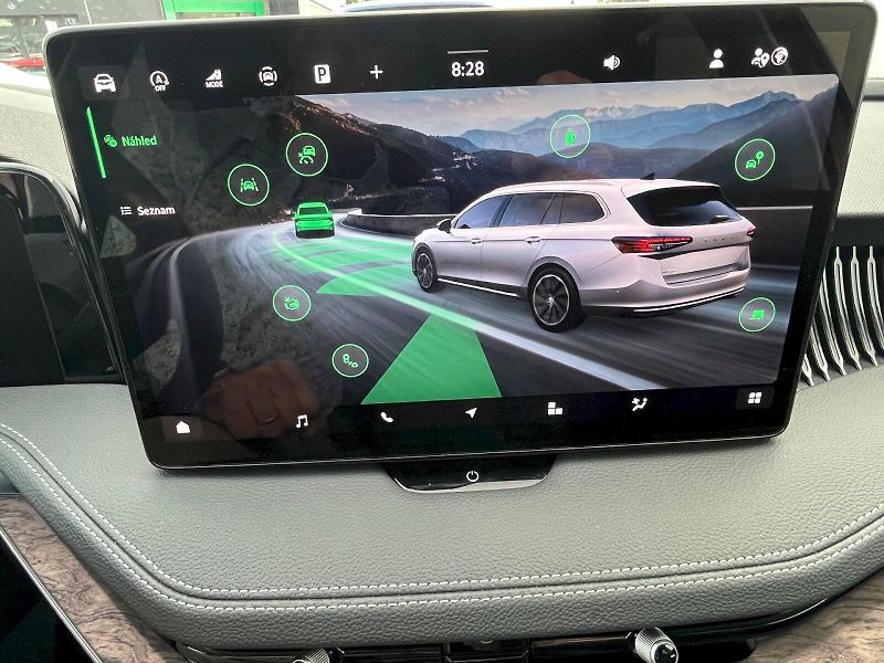 Škoda Superb (2025) 2.0 TDI 110kW L&K Combi DSG - fotka 14 z 22