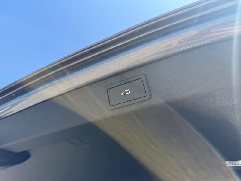 Škoda Superb L&K 2.0 TSI 140kw DSG Combi - fotka 26 z 27