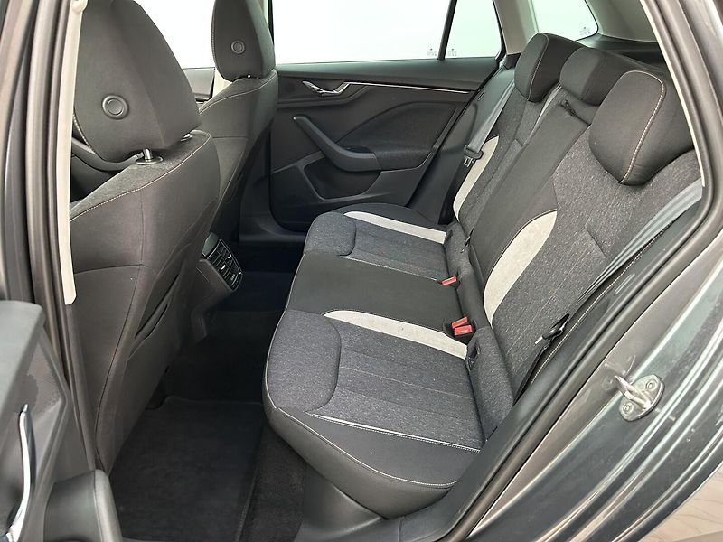 Škoda Kamiq 1.5 TS Top selection - fotka 23 z 28