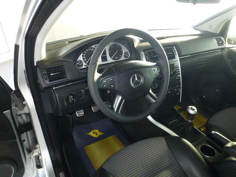 Mercedes-Benz Třídy B (2006) 2,0DCI**KLIMA**ALU KOLA - fotka 12 z 26