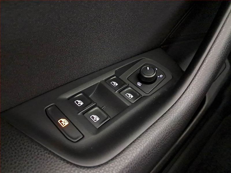 Volkswagen Passat (2018) 2.0 TDI, Automat, Navi - fotka 18 z 20