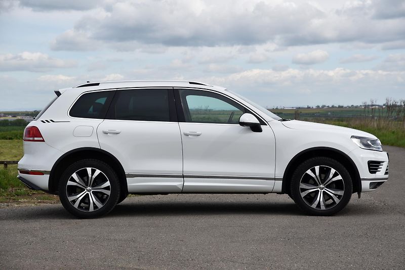 Volkswagen Touareg 3.0 TDi V6 DSG 4M,R-LINE,FACE - fotka 5 z 50