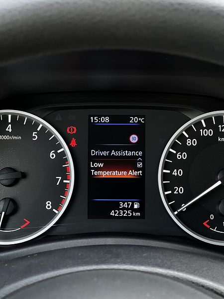 Nissan Juke 1.0 DIG-T 84kW 1.Maj DPH - fotka 12 z 22