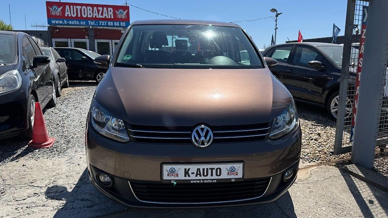 Volkswagen Touran (2011) 1.4TSi 103kW *DSG*Webasto*ALU* - fotka 2 z 21