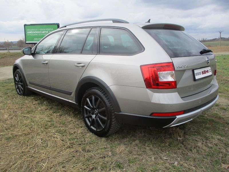 Škoda Octavia SCOUT 2.0TDi RS 135kW DSG - fotka 9 z 46