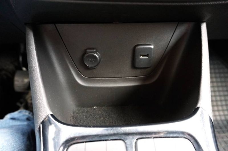 Opel Crossland X (2021) 1,2i 61 kW - fotka 27 z 43