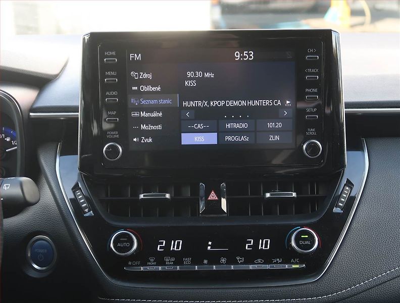 Toyota Corolla (2021) 2.0 Hybrid - fotka 12 z 27
