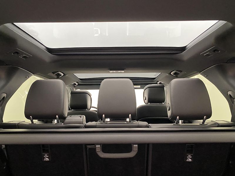 Land Rover Discovery D250 DYNAMIC SE AWD AUT - fotka 20 z 51