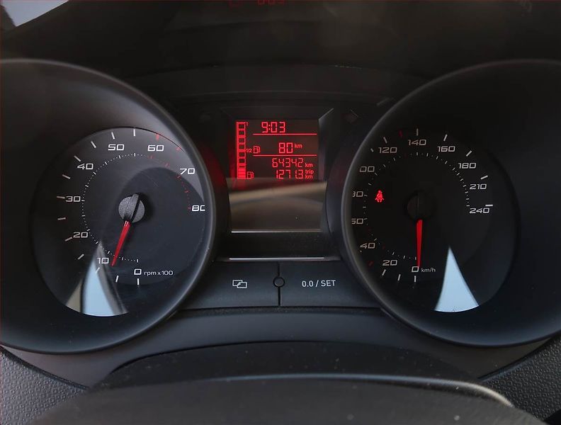 Seat Ibiza (2010) 1.6 i 16v, ČR,1.maj - fotka 11 z 17