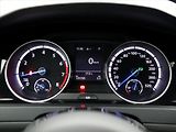 Volkswagen Golf 2,0 TSI R 221kW DSG 4M 1.Maj - náhled 16