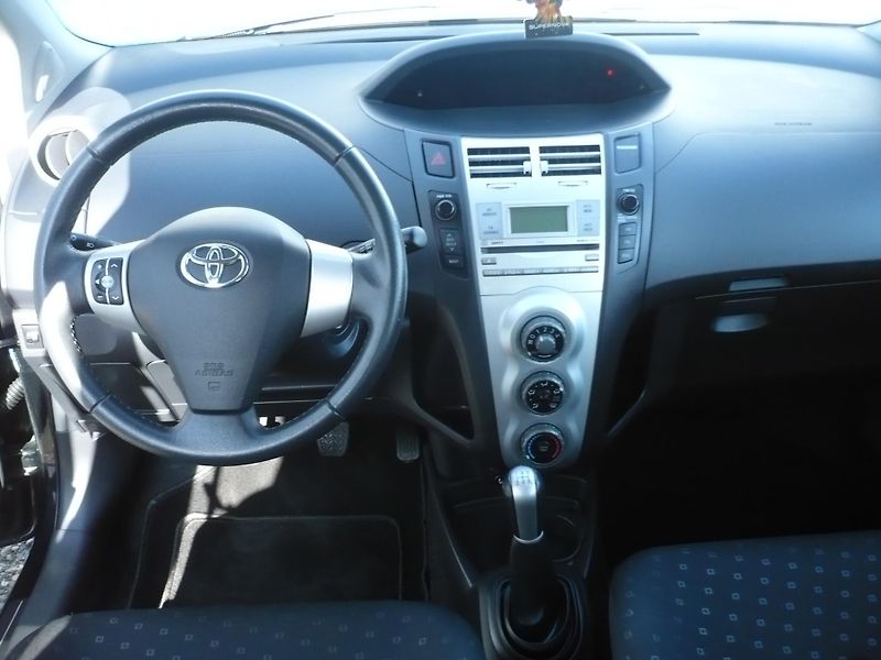 Toyota Yaris 1.0i 51Kw Klimatizace - fotka 10 z 25