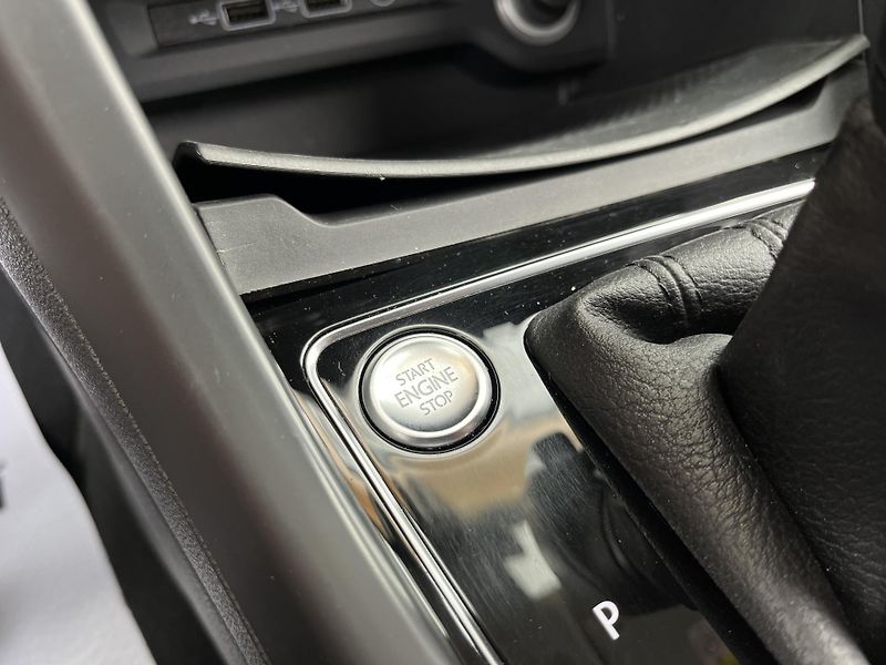 Volkswagen Touran (2020) 1.5TSI*DSG*7MÍST*TZ*HIGHLINE - fotka 41 z 50