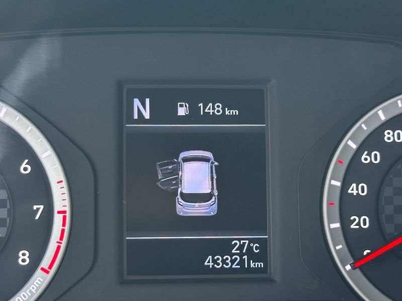 Hyundai i10 (2021) 1.0MPi AUTOMAT,COUVACÍ KAMERA - fotka 11 z 17
