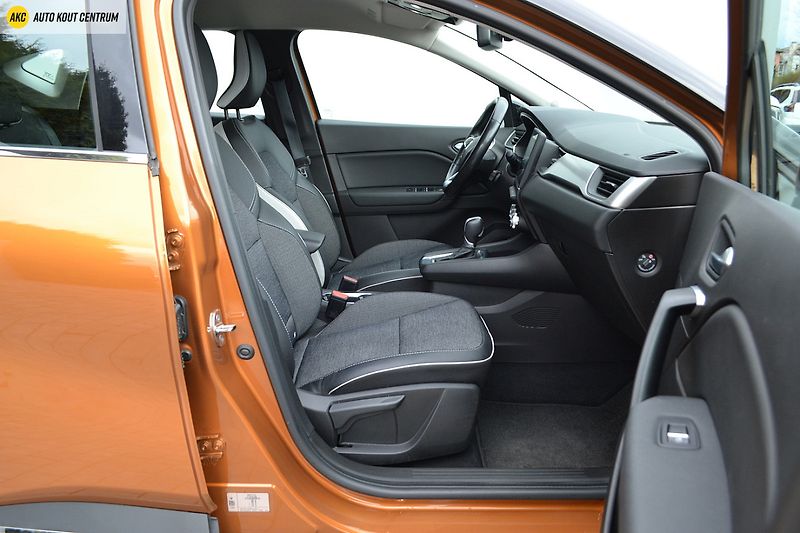 Renault Captur Intens E-TECH HYBRID 145 - fotka 10 z 45