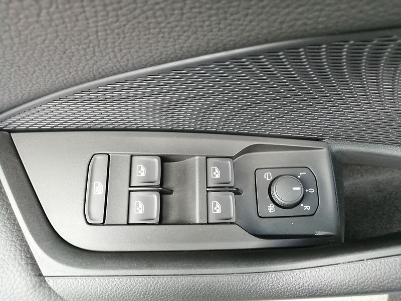 Škoda Octavia Selection 1,5 TSI 85 kW - fotka 20 z 24
