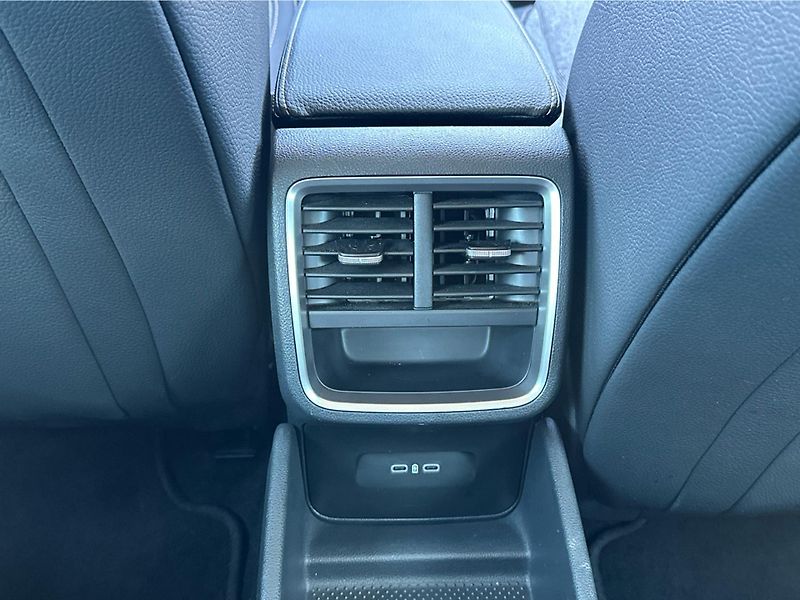 Škoda Octavia 2,0TDI / 110 kW Top Selection - fotka 13 z 23