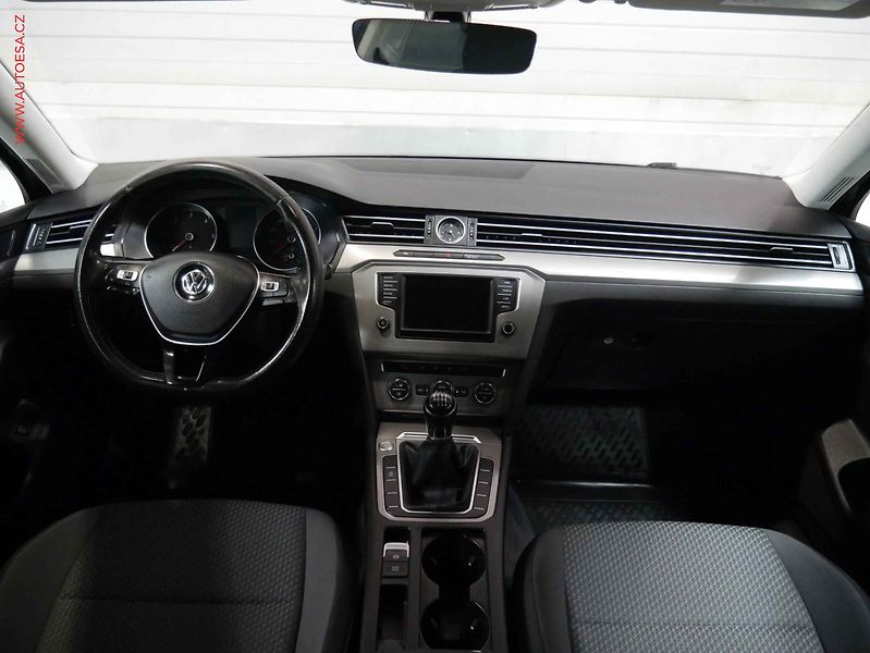 Volkswagen Passat (2016) 1.6TDi, LED, TZ, park.čidla - fotka 8 z 21