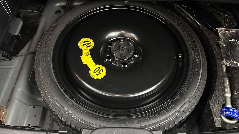 Volvo XC40 2.0 B3 AUT Core - fotka 20 z 27