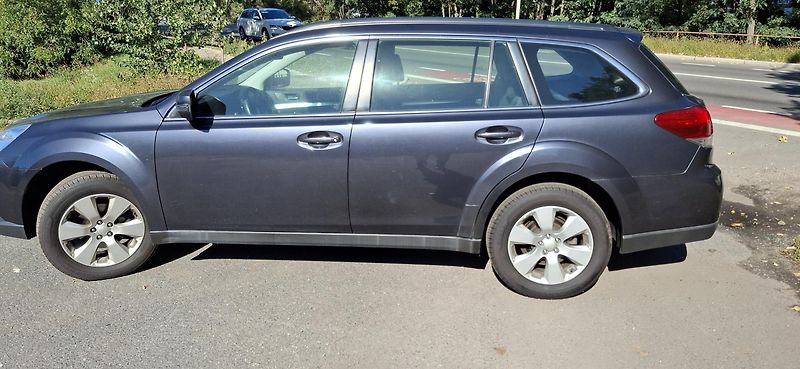 Subaru Outback 2.5 4x4 automat - fotka 2 z 64