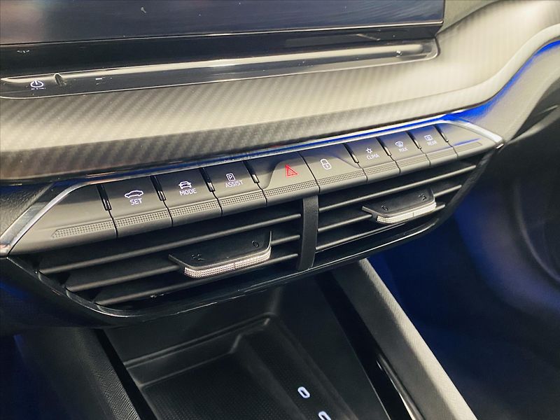 Škoda Octavia 2,0 TDI 147kW DSG RS - fotka 17 z 27