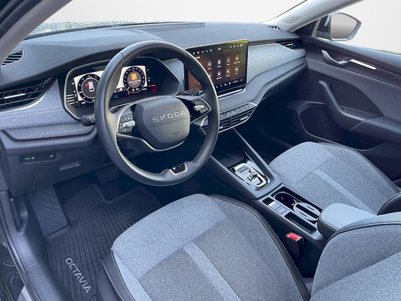 Škoda Octavia (2025) 1.5 eTSI 110kW DSG mHEV Top Se - fotka 5 z 35