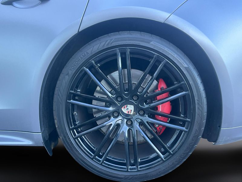 Porsche Panamera Turbo - fotka 12 z 30
