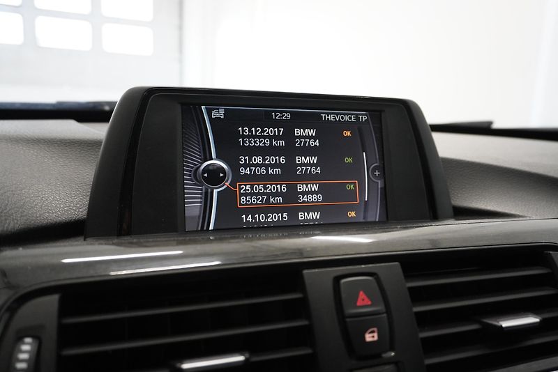 BMW Řada 3 320i LUXURY LINE AUTOMAT - fotka 25 z 35