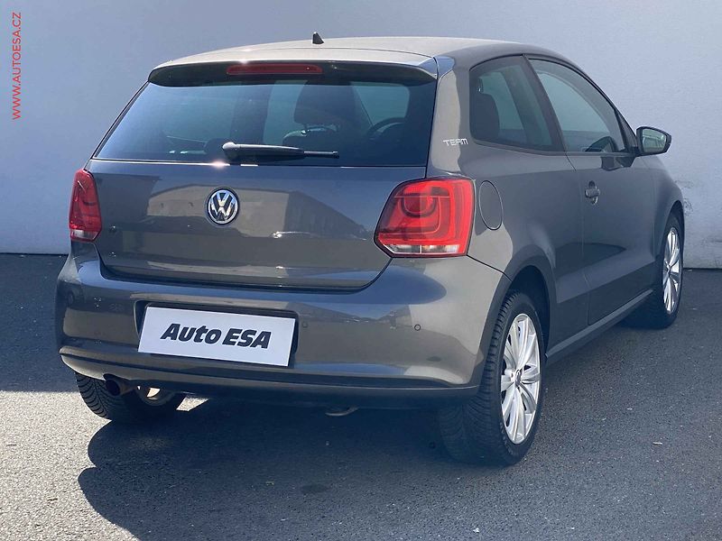 Volkswagen Polo (2010) 1.4 i, Team - fotka 4 z 18