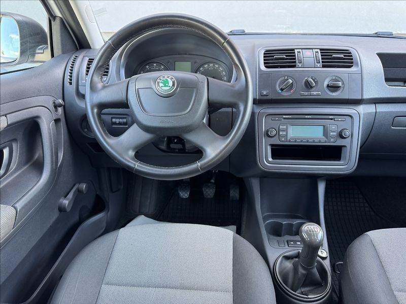 Škoda Fabia 1,4 i 16V 63kW KLIMA 1.maj. ČR - fotka 28 z 43