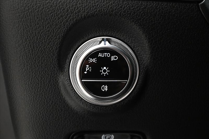 Mercedes-Benz Třídy C 2,0 220d 147 kW 9G Tronic TAŽN - fotka 26 z 32