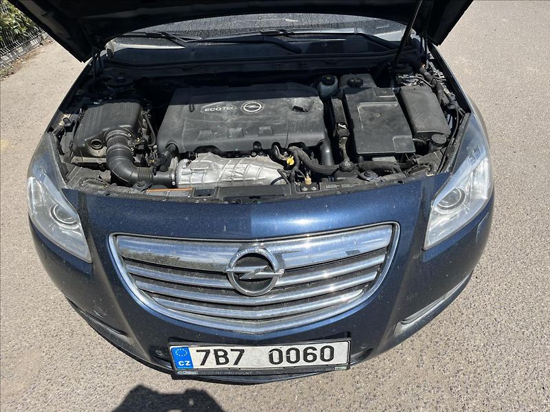 Opel Insignia 2,0 CDTi COSMO KLIMA ROZVODY - fotka 30 z 38