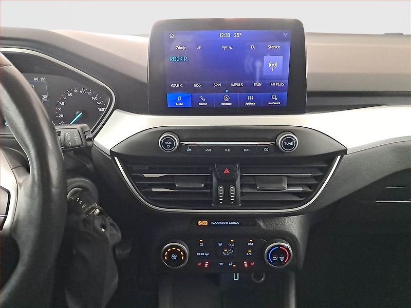 Ford Focus (2019) 1.5 EcoBlue, Navi, Tempomat - fotka 12 z 19