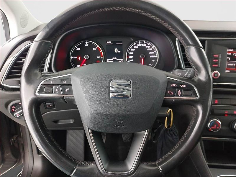 Seat Leon (2016) 1.6 TDI, Tempomat - fotka 16 z 17
