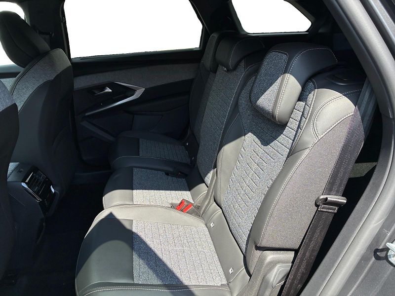 Peugeot 5008 (2026) BUSINESS Hybrid 145 e-DCS - fotka 13 z 15