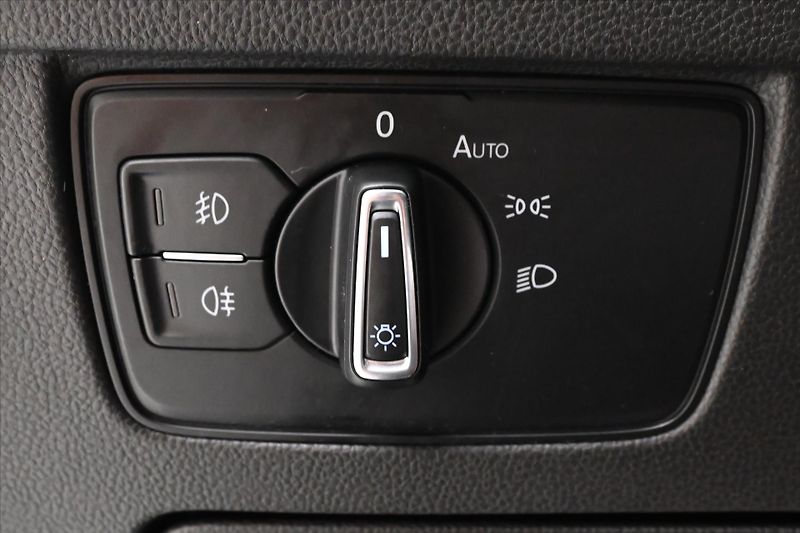 Volkswagen Passat 2,0 TDI 110 kW Navigace Záruka - fotka 26 z 31