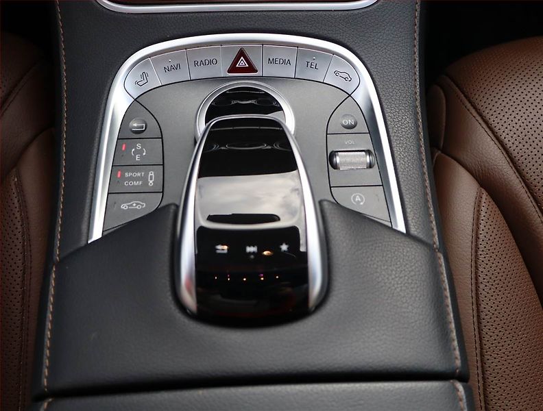 Mercedes-Benz Třídy S (2017) S 500 4MATIC - fotka 22 z 29