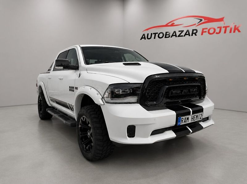 Dodge RAM 1500 (2018) 5.7 HEMI V8 Sport Crew Cab 4×4 - fotka 22 z 24