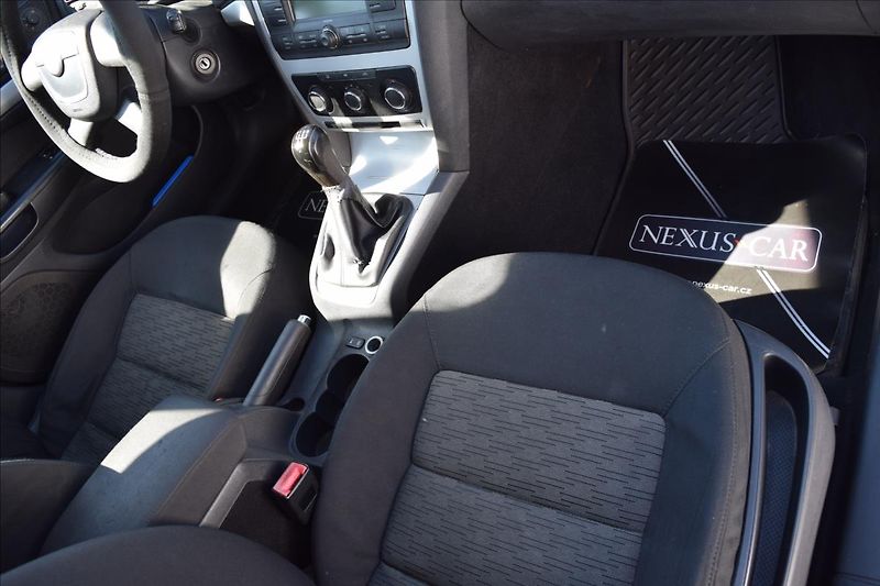 Škoda Octavia 1,9 TDI 77KW 2X KOLA PO SERVIS - fotka 23 z 49