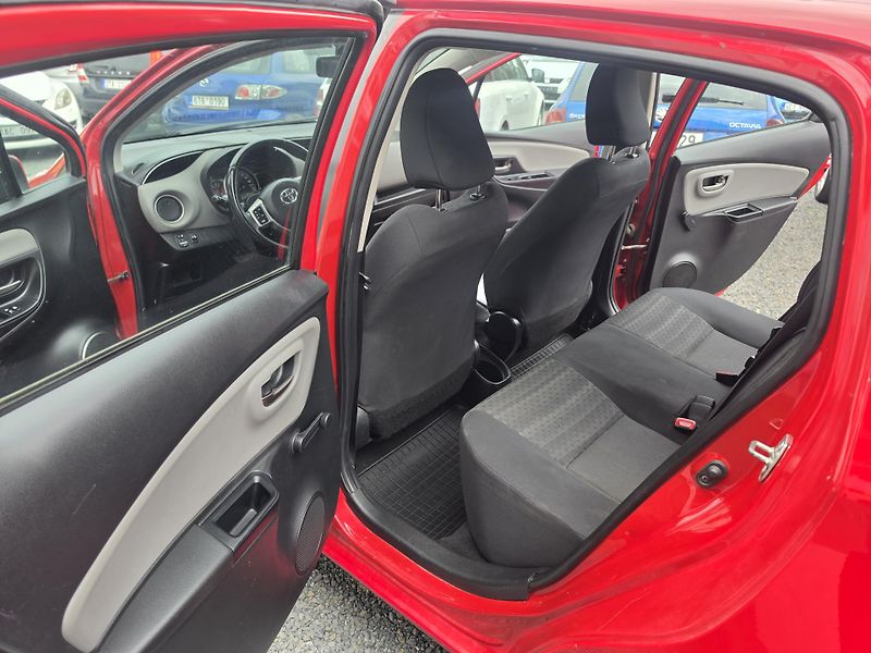 Toyota Yaris 1.3 VVTI Automat  - fotka 6 z 15