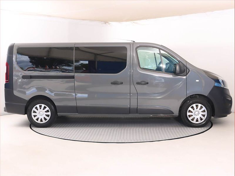 Opel Vivaro (2019) 1.6 BiCDTI, Bus, 9Míst - fotka 6 z 19