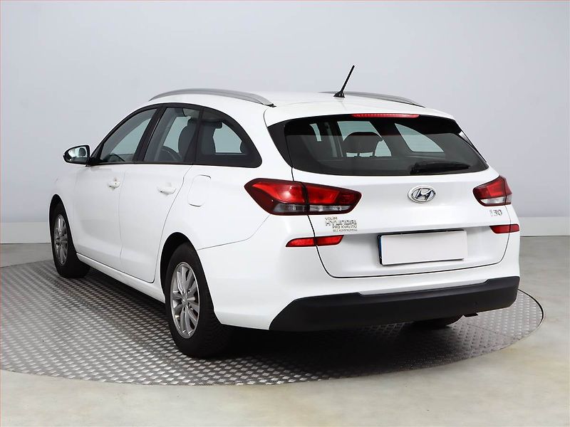Hyundai i30 (2017) 1.0 T-GDI, Serv.kniha - fotka 4 z 14