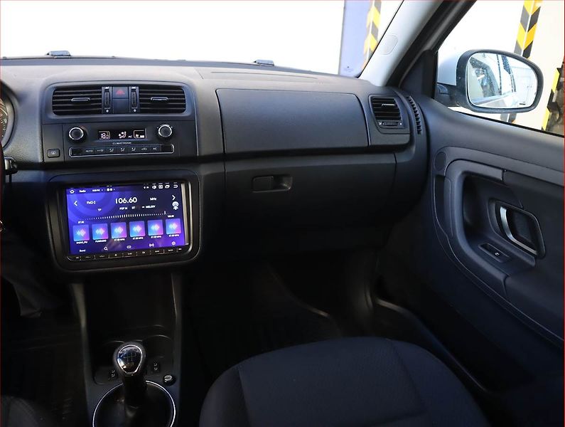 Škoda Fabia (2010) 1.6 TDI, nová STK - fotka 8 z 16