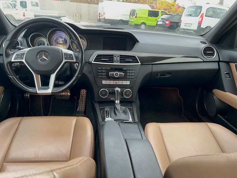 Mercedes-Benz Třídy C AMG LINE 3.0 CDI 4MATIC - fotka 8 z 15