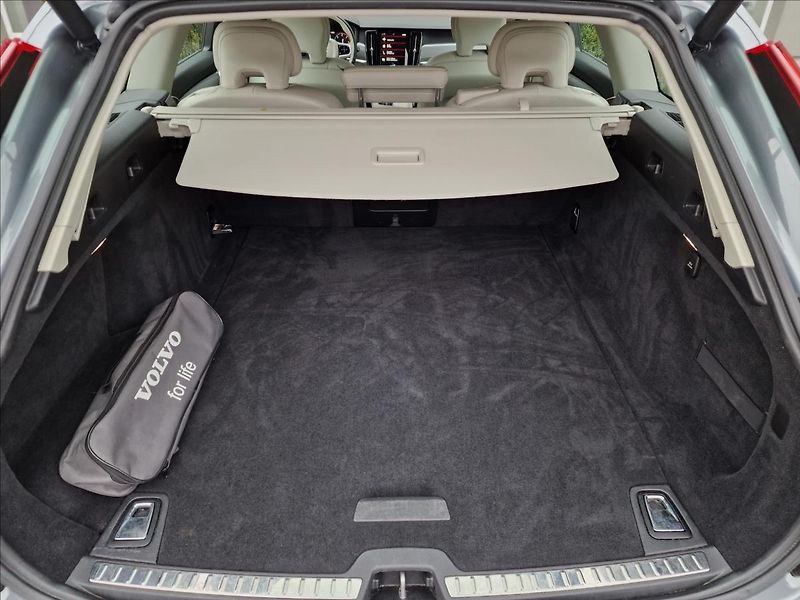 Volvo V90 2.0 D4 Momentum Pro,ČR,1.Maj. - fotka 16 z 50