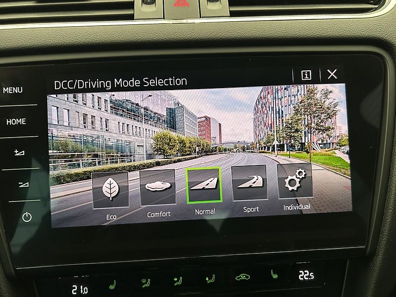 Škoda Octavia 2.0 TSI RS - fotka 23 z 35
