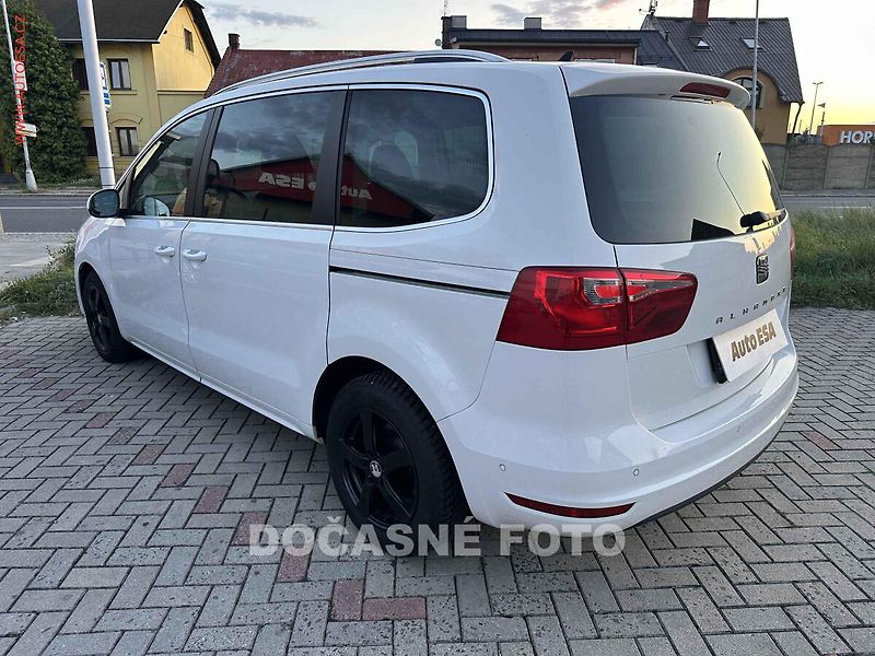 Seat Alhambra (2012) 2.0 TDI - fotka 2 z 3
