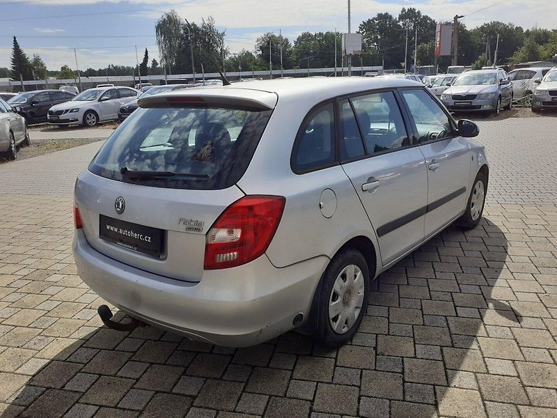 Škoda Fabia (2008) 1.2 HTP LPG - fotka 4 z 36